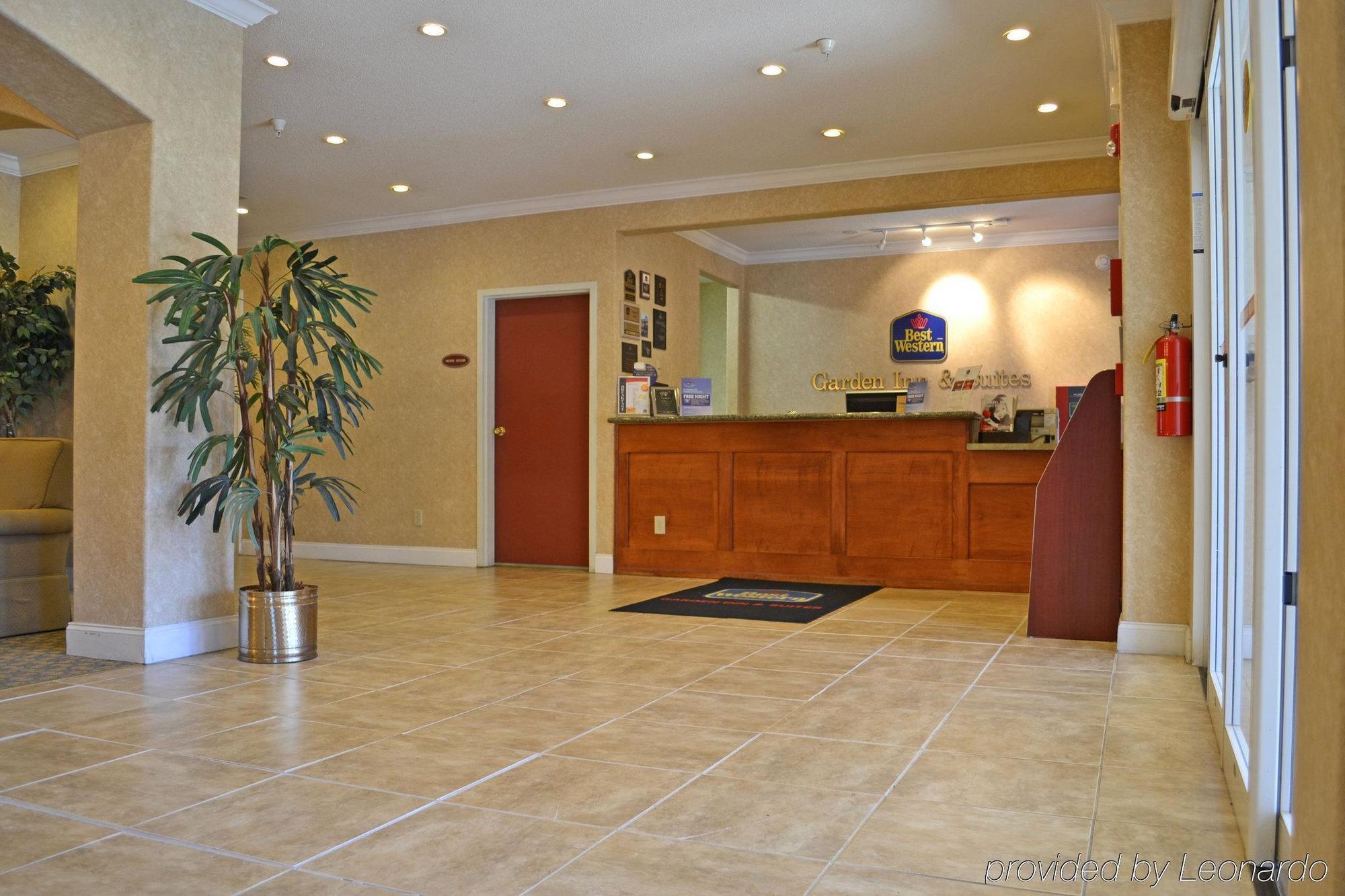 Econo Lodge Inn & Suites Douglasville Interior photo