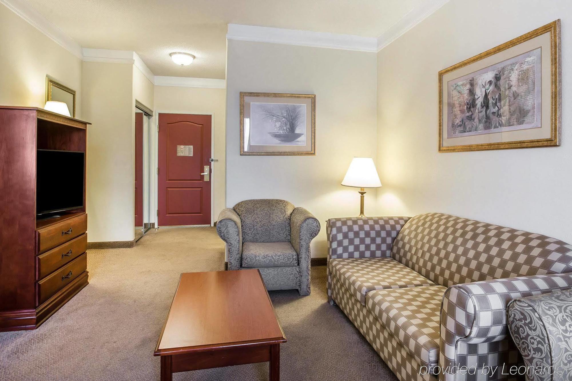 Econo Lodge Inn & Suites Douglasville Exterior photo